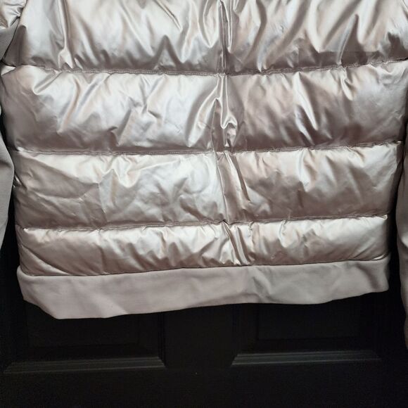 zuda Quilted Silver Pearlized Puffer Jacket with Hood - Picture 15 of 16